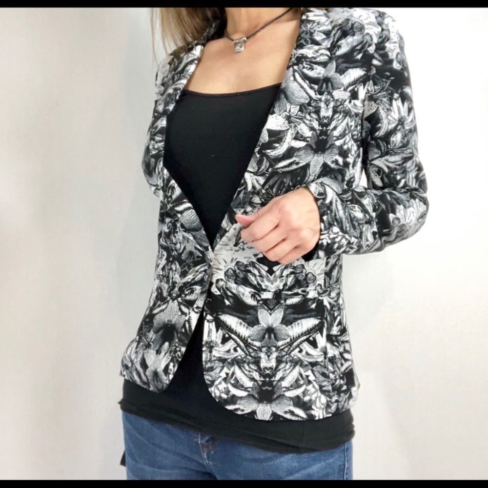 Silence + Noise One Button Fully Lined Black & Wh… - image 4